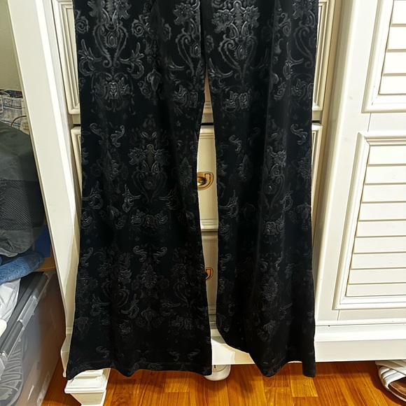 Beyond Yoga Black and Gray Wide Leg Pants - Picture 5 of 11